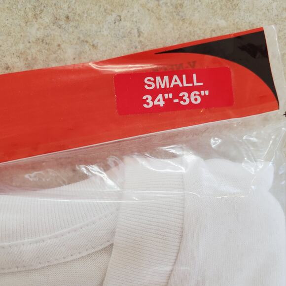 Set of Three Men's Ring Spun Cotton V-neck T-shirts White Size Small 3-pack - Picture 4 of 7